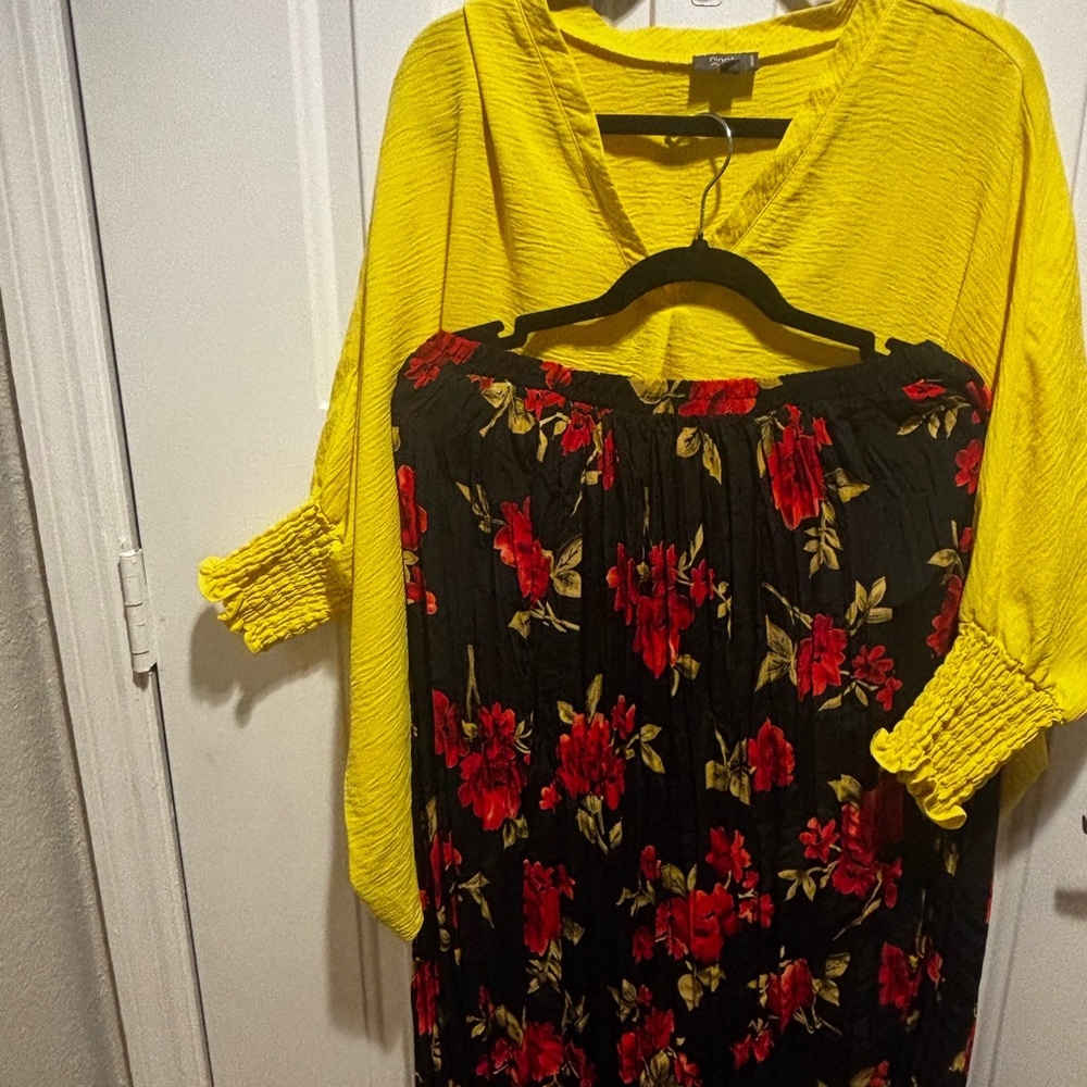 Yellow Blouse and Floral Skirt Set - Picture 2 of 4